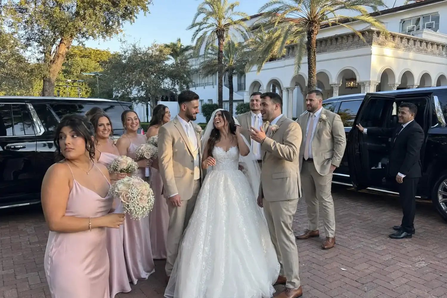 wedding-group-arrival-18